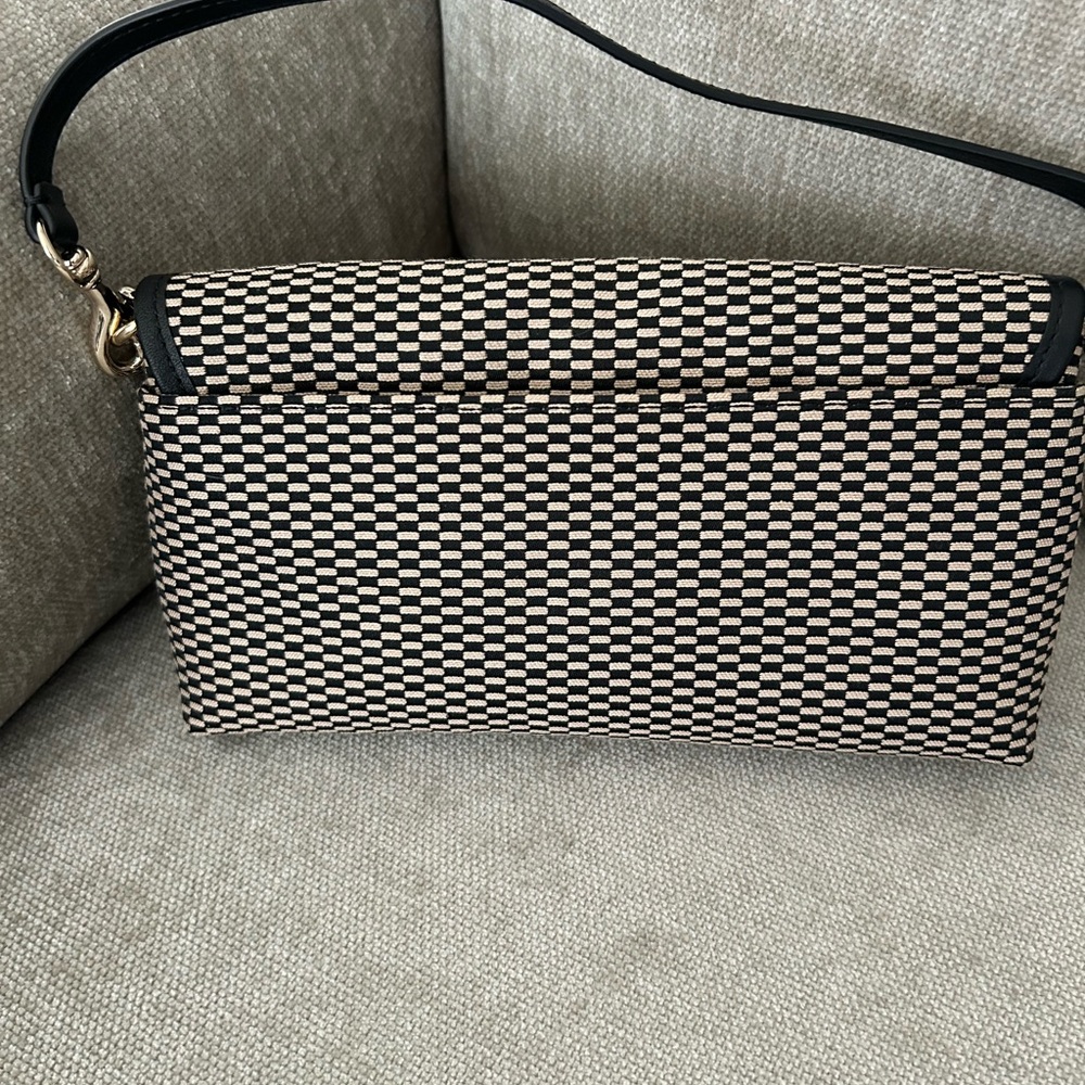 COACH Elegant Black and Cream Wristlet Women's Bag - Picture 2 of 9